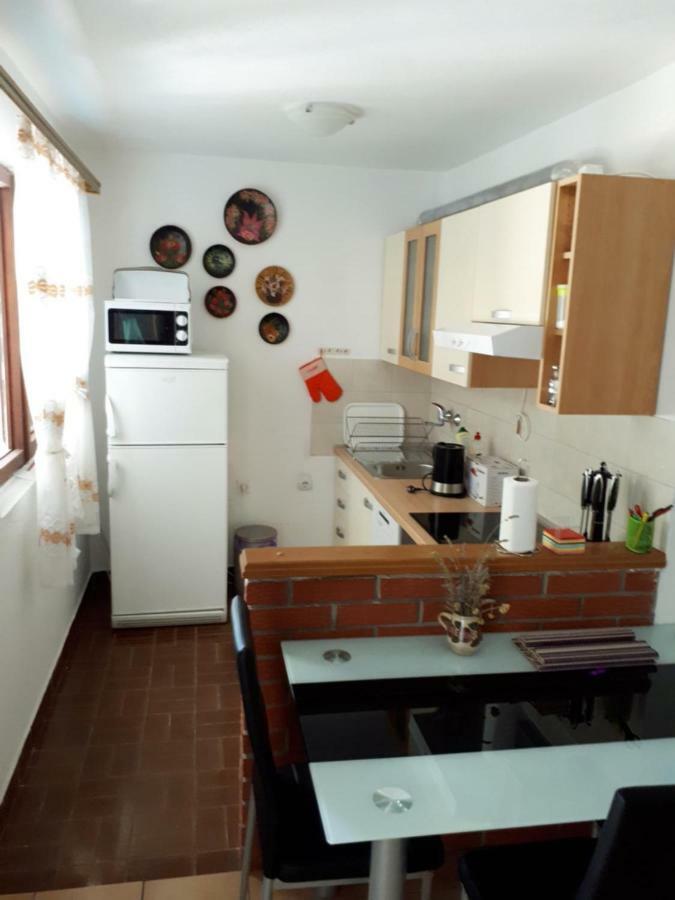 Apartman Fox Lägenhet Pirovac Exteriör bild
