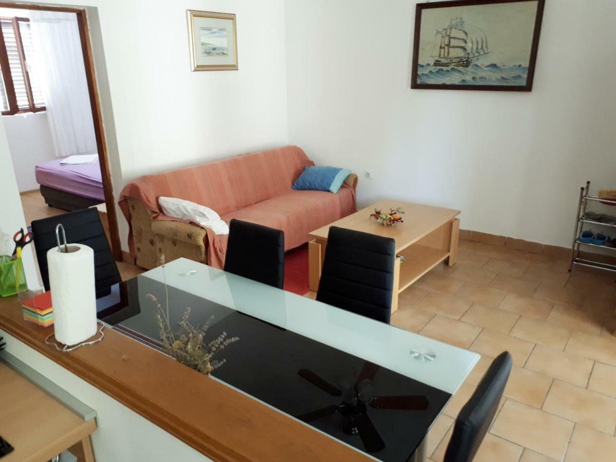 Apartman Fox Lägenhet Pirovac Exteriör bild