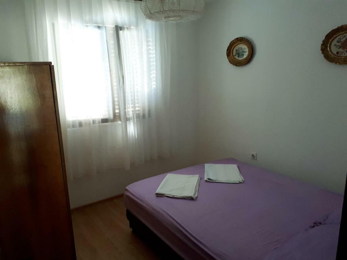 Apartman Fox Lägenhet Pirovac Exteriör bild