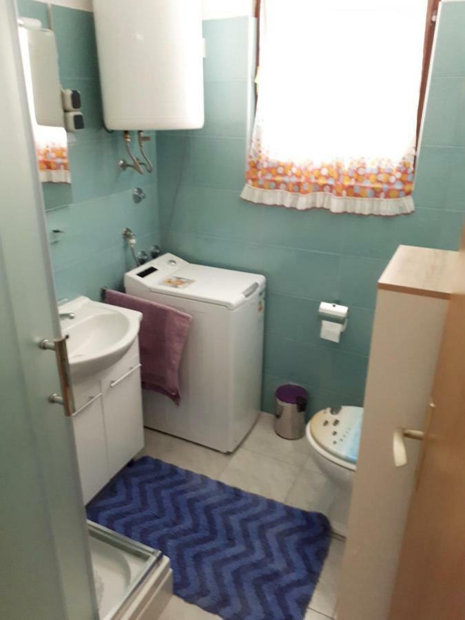 Apartman Fox Lägenhet Pirovac Exteriör bild